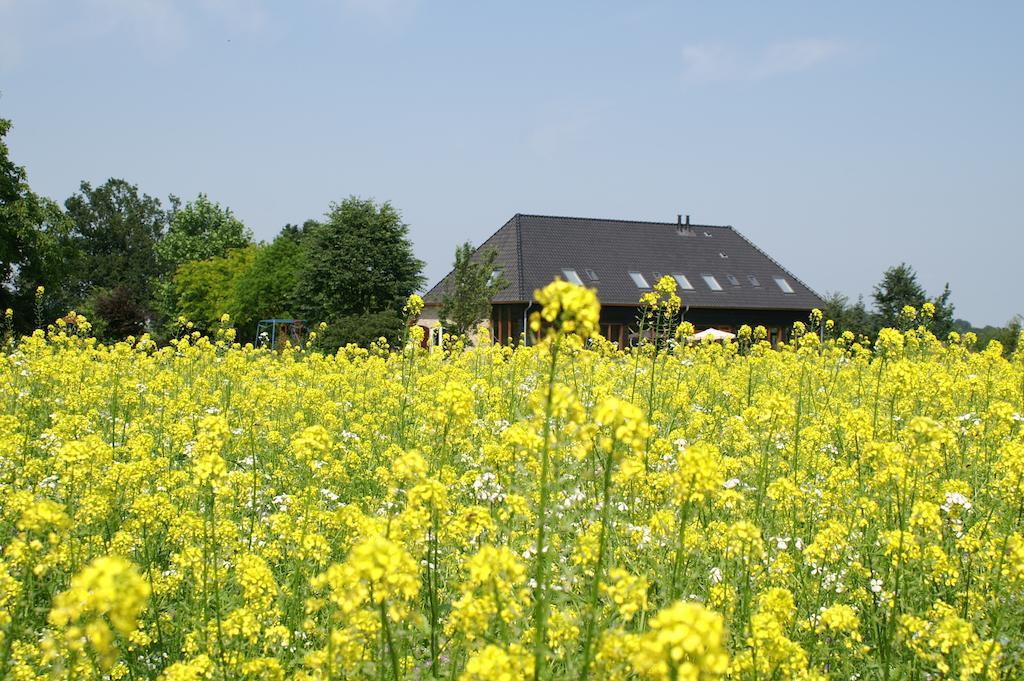 鲁金博夫住宿加早餐旅馆 Oud-Gastel 外观 照片